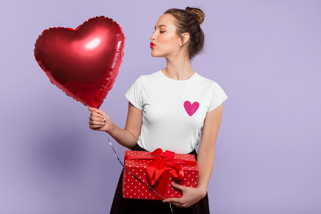 Little Heart Valentines pocket graphic tee – Fourth Dimension Club